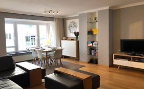 Modern Apartment At 2 Steps From Beach